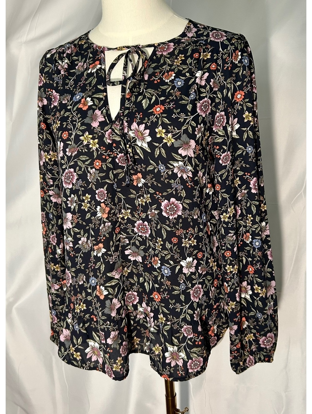 LOFT XS Black Floral Tie Neck Blouse Long Sleeve Boho Peasant Top Ruffle Hem